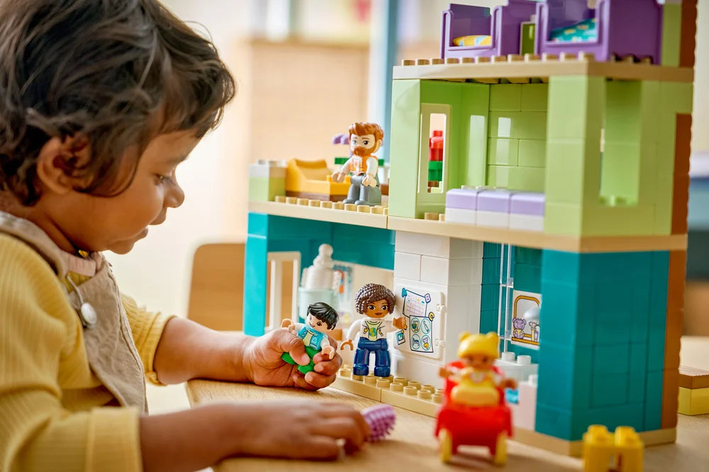 LEGO DUPLO 10470 3 in 1 Modern Family House with Figures-6