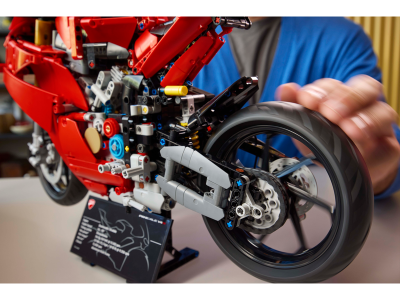 LEGO Technic 42202 Ducati Panigale V4 S Motorcycle-5