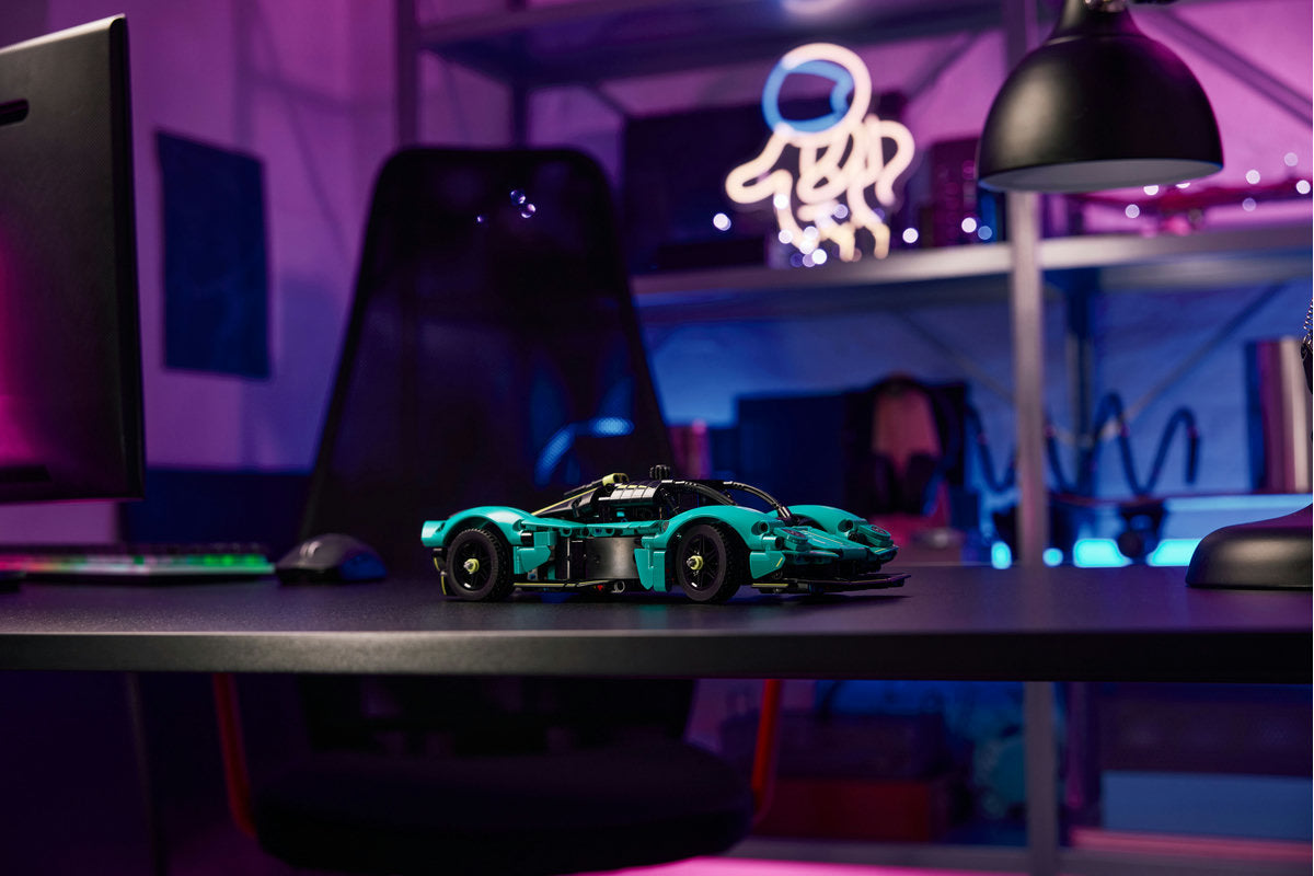 LEGO Technic 42208 Aston Martin Valkyrie-5