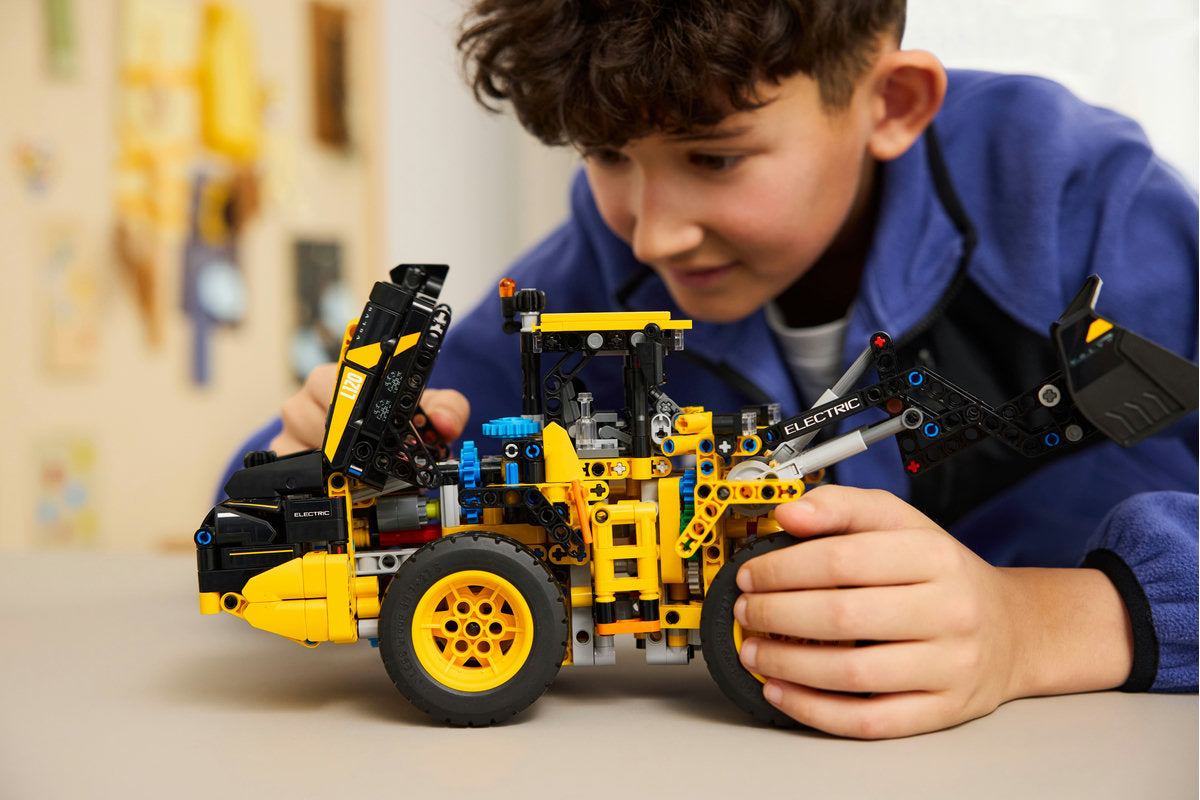 LEGO Technic 42209 Volvo L120 Electric Wheel Loader-5
