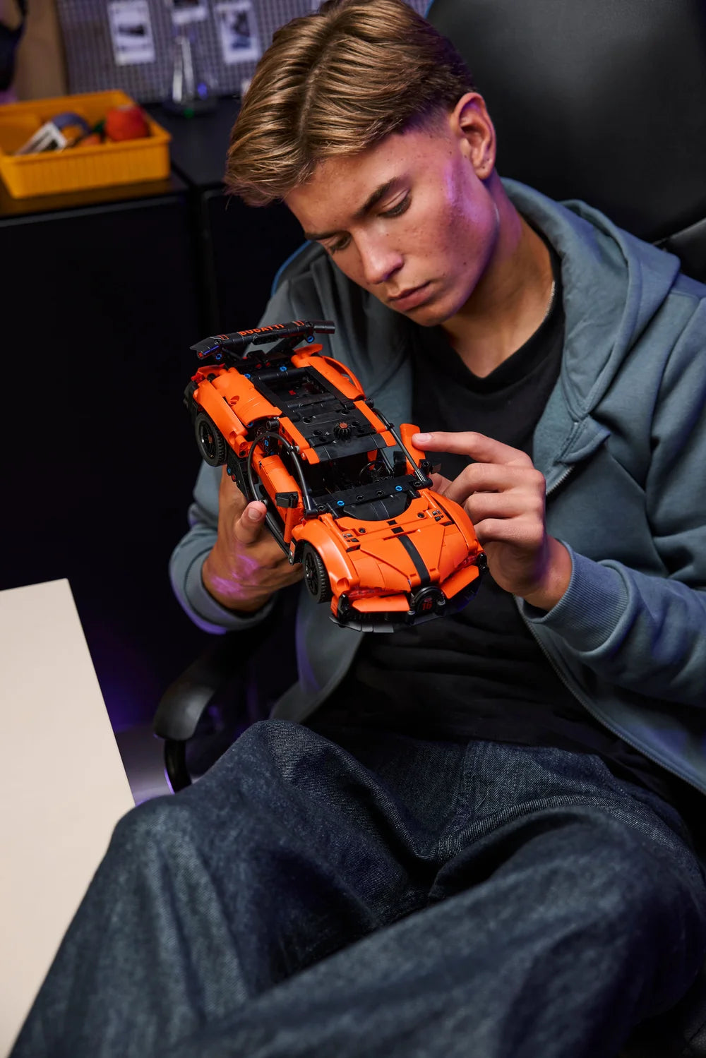 LEGO Technic 42222 Bugatti Chiron Pur Sport Hypercar-6