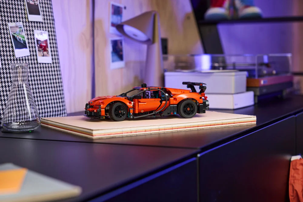 LEGO Technic 42222 Bugatti Chiron Pur Sport Hypercar-7