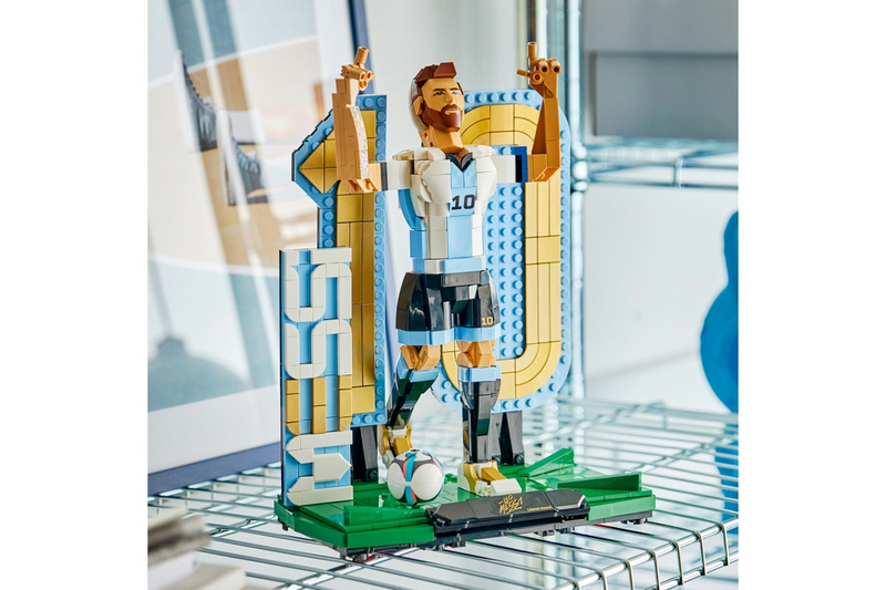 LEGO Special Editions 43015 Lionel Messi – Soccer Legend-3