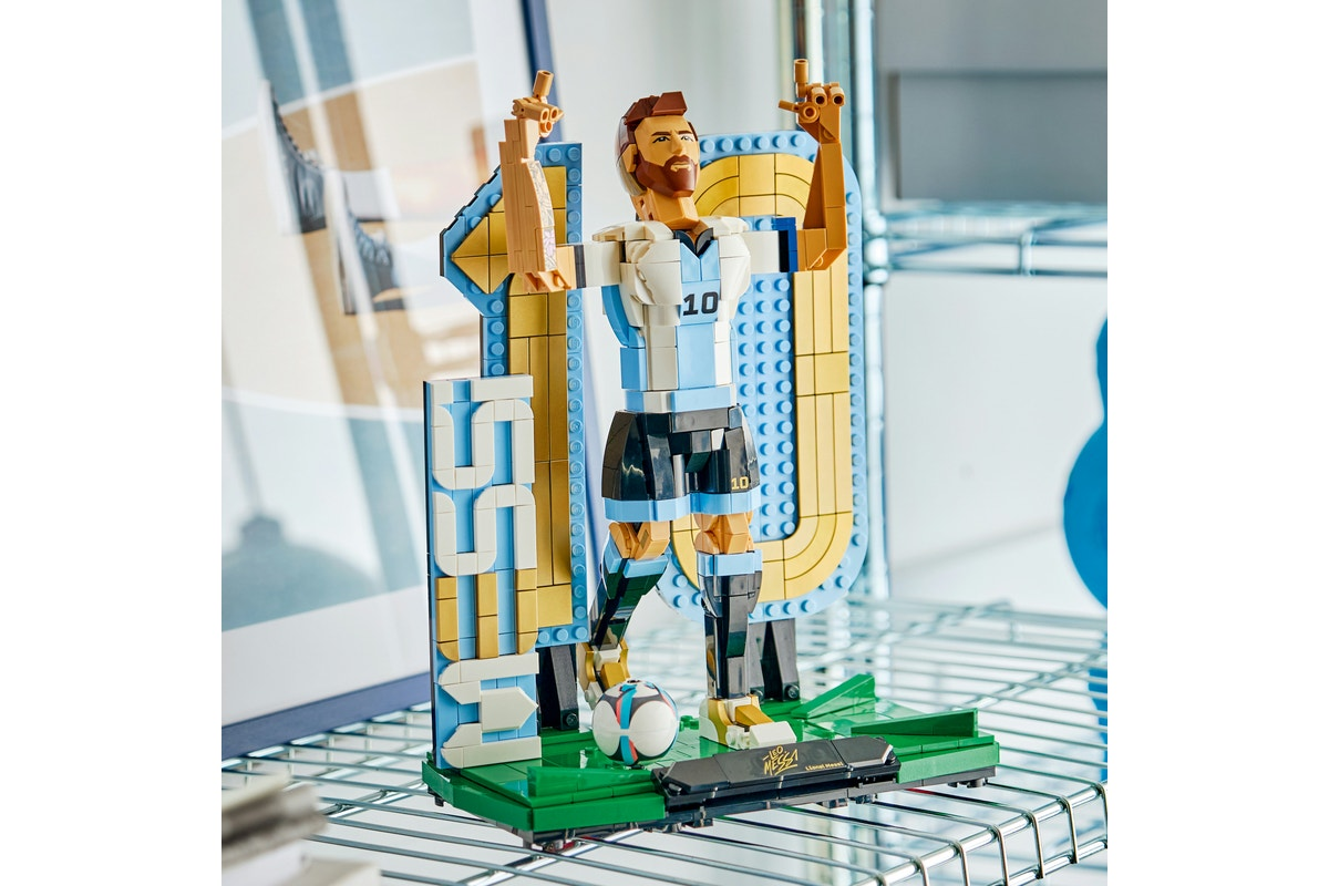 LEGO Special Editions 43015 Lionel Messi – Soccer Legend-8