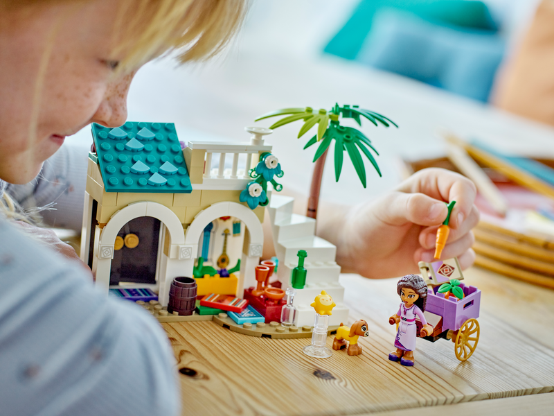LEGO Disney 43223 Asha in the City of Rosas-8