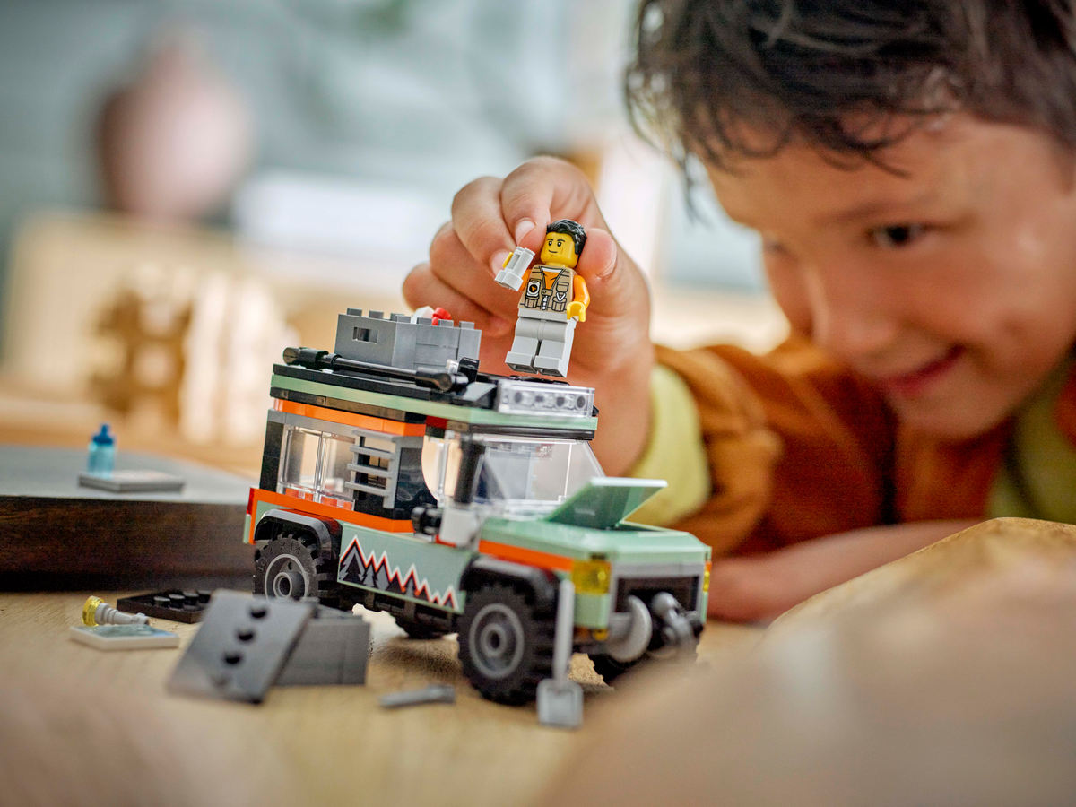LEGO City 60447 Off-Road 4x4 Mountain Truck-6