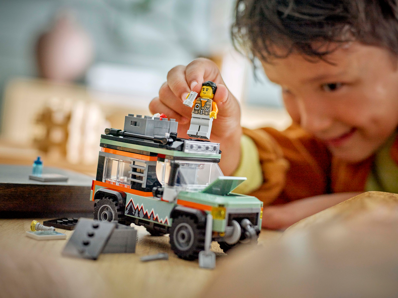 LEGO City 60447 Off-Road 4x4 Mountain Truck-6