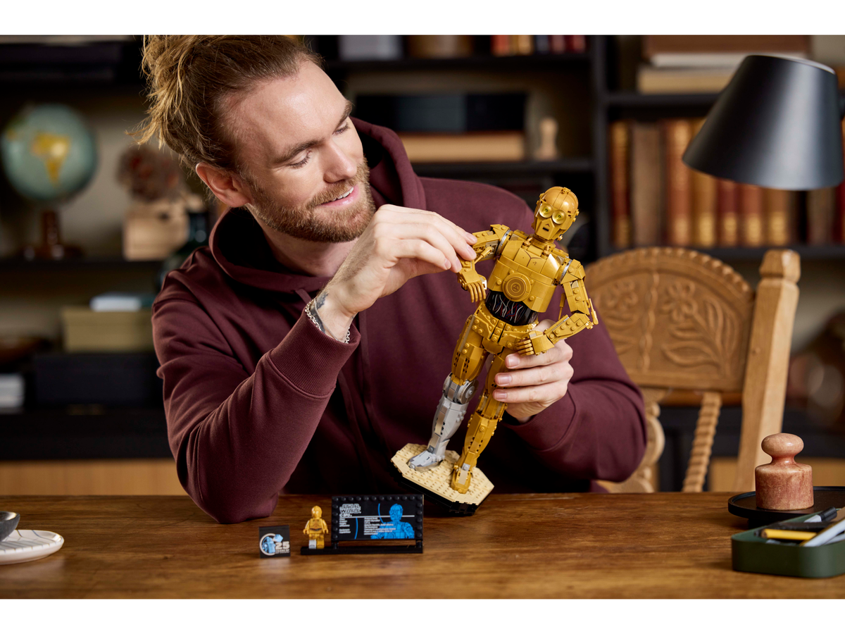 LEGO Star Wars 75398 C-3PO-7