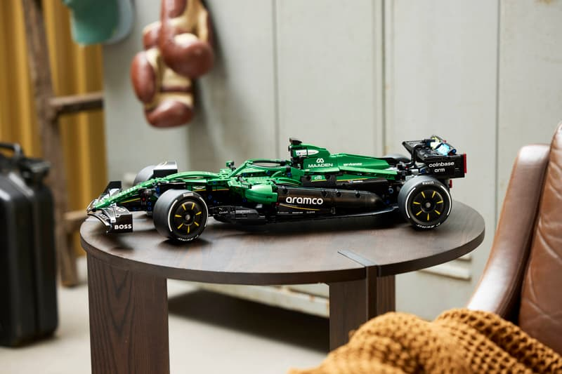 LEGO Technic 42240 Aston Martin Aramco AMR25 F1 Car-8