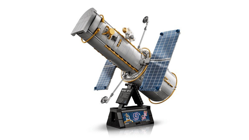 LEGO Icons 11382 Hubble Space Telescope-4